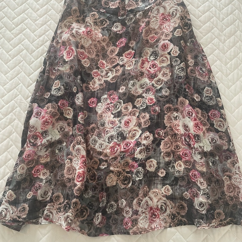 Brook Brothers Woman's Silk Chiffon Rose Print Skirt Size 6